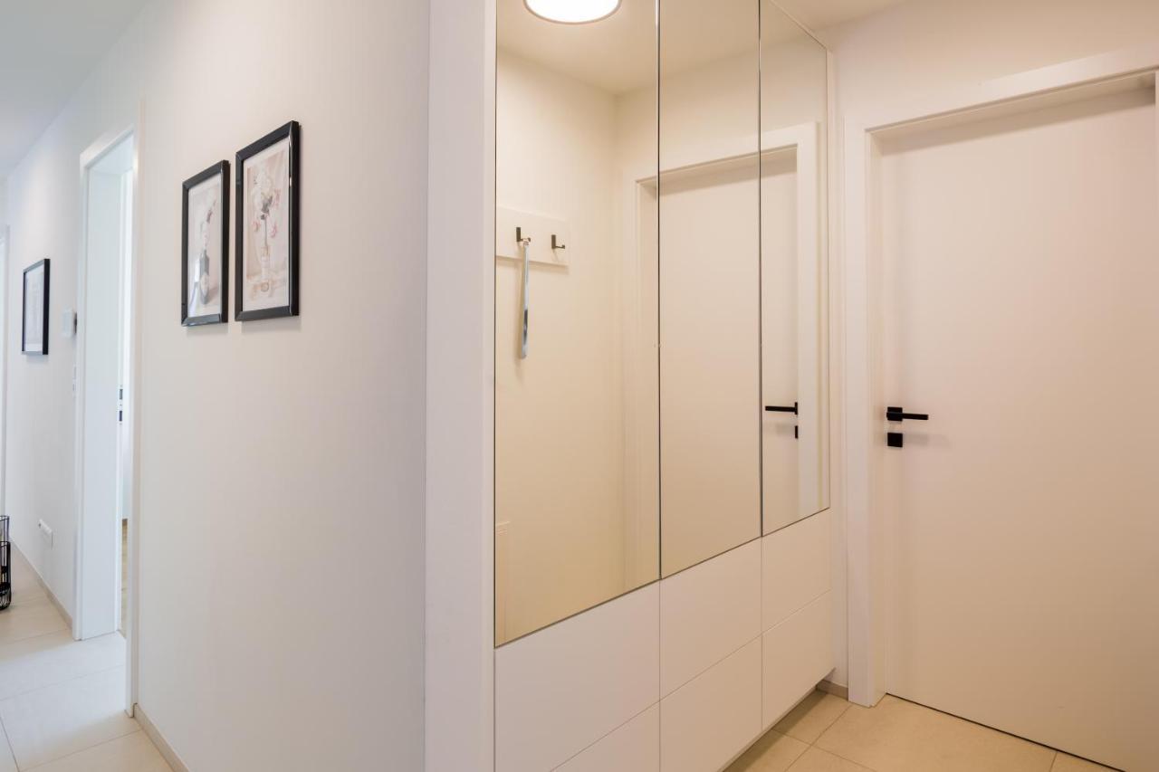 Moderne Wohnung Mit Terrasse Innsbruck Bagian luar foto