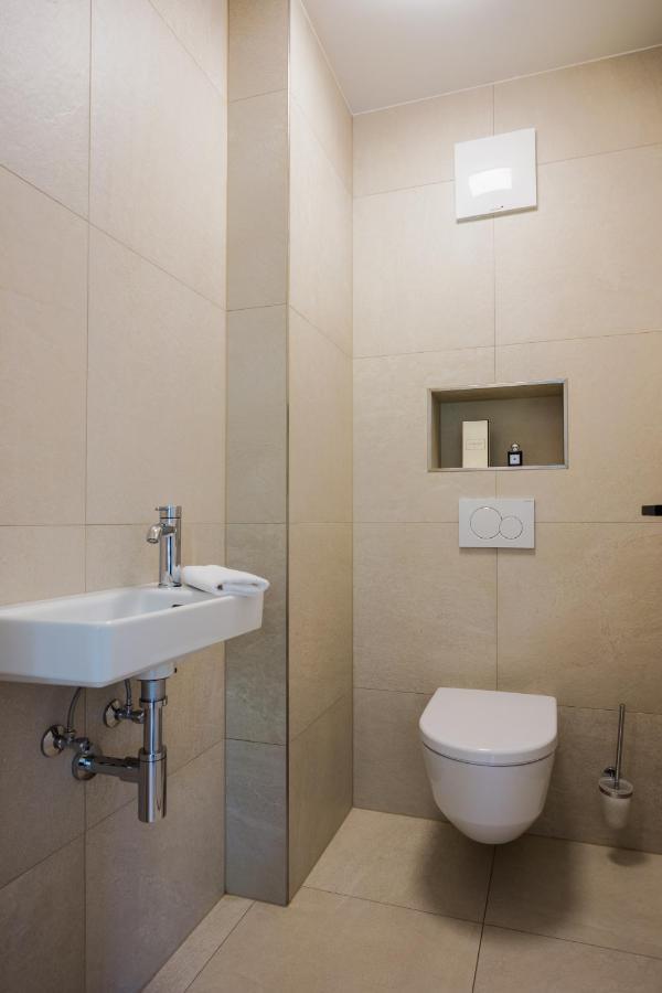 Moderne Wohnung Mit Terrasse Innsbruck Bagian luar foto